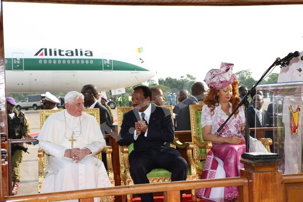 Le couple présidentiel avec le Pape